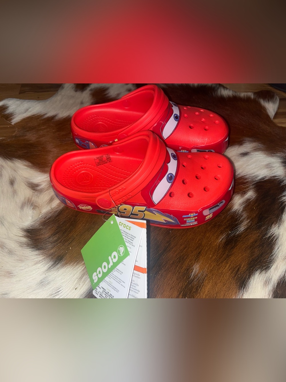 Crocs CARS NWT lightening McQueen women’s size 6 men’s size 4 unisex